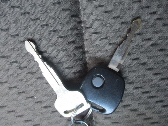 エブリイ ＰＣリミテッド　７インチナビ　ワンセグＴＶ　キーレス　ドラレコ　フロアマット　ドアバイザー　パワーウィンドー　タイヤ４本新品交換　雹凹み（13枚目）