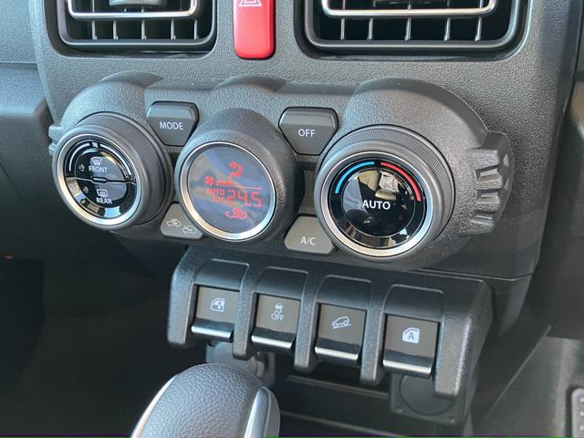 ジムニー ＸＣ　純正８インチナビ　フルセグＴＶ　バックカメラ　ＬＥＤライト　シートヒーター　クルコン　ＥＴＣ　マットバイザー　純正アルミ１６インチ　ワンオーナー　新車保障継承付　ＤＳＢＳ　キーフリー　走行１６００ＫＭ（10枚目）