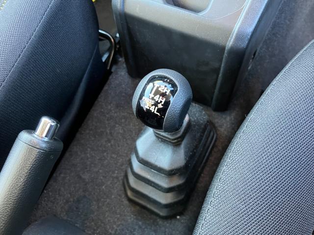 ジムニー ＸＣ　純正８インチナビ　フルセグＴＶ　バックカメラ　ＬＥＤライト　シートヒーター　クルコン　ＥＴＣ　マットバイザー　純正アルミ１６インチ　ワンオーナー　新車保障継承付　ＤＳＢＳ　キーフリー　走行１６００ＫＭ（16枚目）