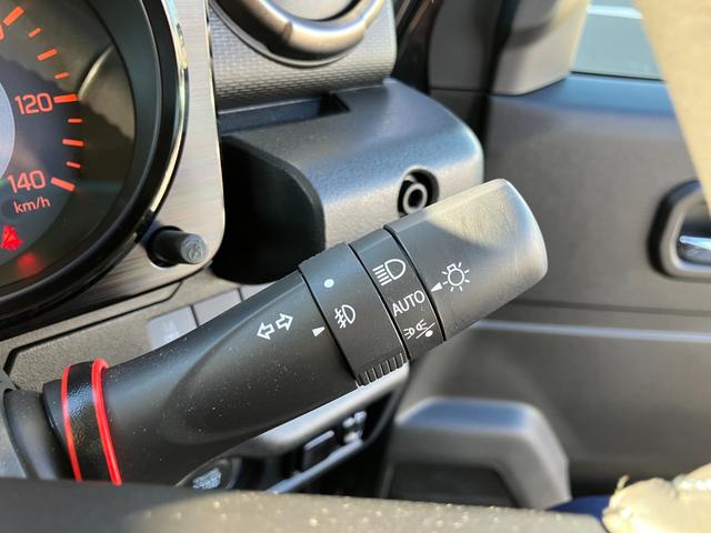 ジムニー ＸＣ　純正８インチナビ　フルセグＴＶ　バックカメラ　ＬＥＤライト　シートヒーター　クルコン　ＥＴＣ　マットバイザー　純正アルミ１６インチ　ワンオーナー　新車保障継承付　ＤＳＢＳ　キーフリー　走行１６００ＫＭ（18枚目）