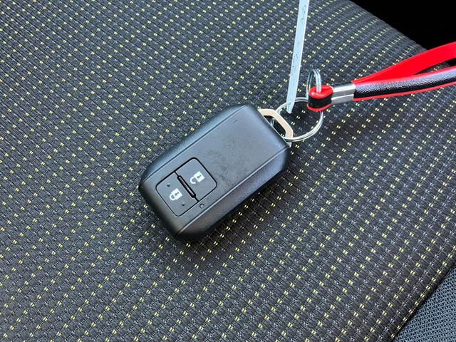 ジムニー ＸＣ　純正８インチナビ　フルセグＴＶ　バックカメラ　ＬＥＤライト　シートヒーター　クルコン　ＥＴＣ　マットバイザー　純正アルミ１６インチ　ワンオーナー　新車保障継承付　ＤＳＢＳ　キーフリー　走行１６００ＫＭ（19枚目）