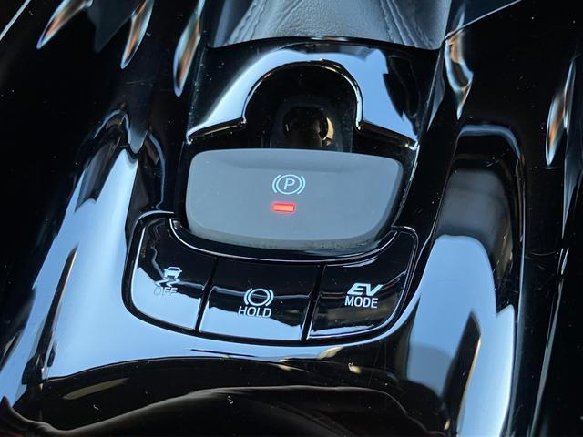 Ｃ－ＨＲ Ｇ　モード　ネロ　セーフティプラスＩＩ　純正８インチナビ　パノラミックモニター　ＬＥＤライト　ハーフレザーシート　シートヒーター　セーフティセンス　ＡＣＣ　ＢＳＭ　ＥＴＣ　ソナー　前後ドラレコ　車検Ｒ９年５月　走行２１８３８ＫＭ（13枚目）