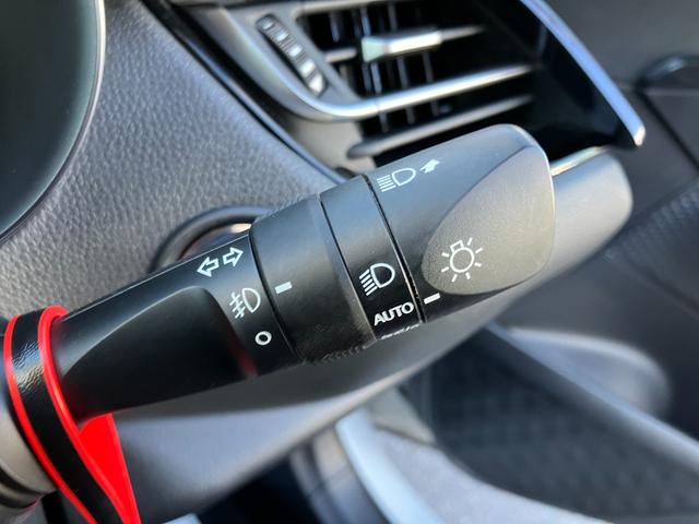 Ｃ－ＨＲ Ｇ　モード　ネロ　セーフティプラスＩＩ　純正８インチナビ　パノラミックモニター　ＬＥＤライト　ハーフレザーシート　シートヒーター　セーフティセンス　ＡＣＣ　ＢＳＭ　ＥＴＣ　ソナー　前後ドラレコ　車検Ｒ９年５月　走行２１８３８ＫＭ（20枚目）