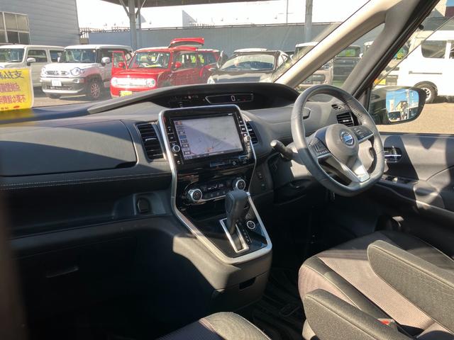 セレナ ハイウェイスター VセレクションII 純正9インチナビ フルセグTV 純正リアモニター アラウンドビューモニター LEDライト 両側パワースライド キーフリー クルコン ETC 前ドラレコ ワンオーナー タイヤ4本新品 車検整備付(6枚目)