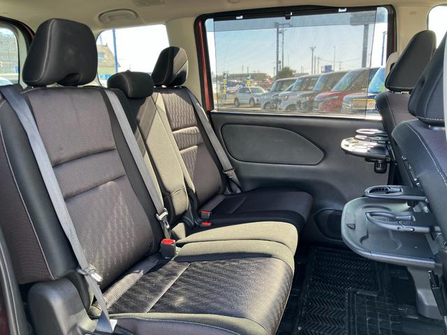 セレナ ハイウェイスター VセレクションII 純正9インチナビ フルセグTV 純正リアモニター アラウンドビューモニター LEDライト 両側パワースライド キーフリー クルコン ETC 前ドラレコ ワンオーナー タイヤ4本新品 車検整備付(22枚目)