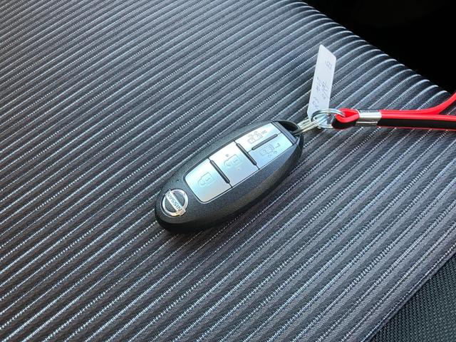 セレナ e-パワー ハイウェイスターV 9型メモリーナビ フルセグTV アラウンドビューM フリップダウン後席モニター ETC ドラレコ前後 両側PSD プロパイロット BSM デジタルインナーミラー LEDヘッドライト タイヤ4本NEW(12枚目)