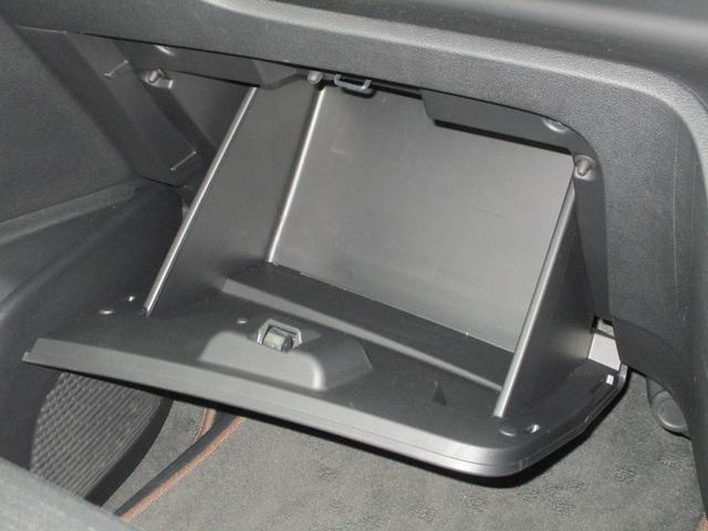 セレナ ｅ－パワー　ハイウェイスターＶ　純正１２．３インチナビＴＶ　アラウンドビュー　純正１１インチリアモニター　プロパイロット　シートヒーター　ＥＴＣ２．０　レーンアシスト　ＢＳＭ＋ＲＣＴＡ　両側パワースライド　前後ドラレコ　ツートン色（32枚目）