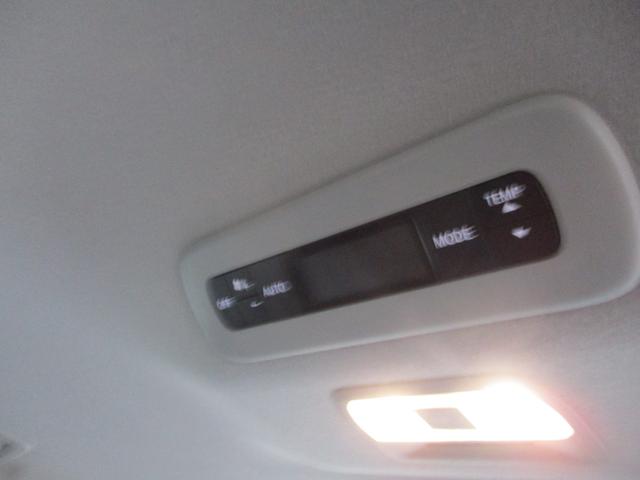 セレナ ｅ－パワー　ハイウェイスターＶ　純正１２．３インチナビＴＶ　アラウンドビュー　純正１１インチリアモニター　プロパイロット　シートヒーター　ＥＴＣ２．０　レーンアシスト　ＢＳＭ＋ＲＣＴＡ　両側パワースライド　前後ドラレコ　ツートン色（35枚目）