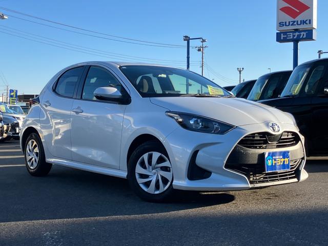 ヤリス Ｘ　純正ナビ　バックカメラ　ＥＴＣ　キーフリー　被害軽減ブレーキ　セーフティセンス　オートハイビーム　フロアマット　車検整備付　オプション色パール（2枚目）