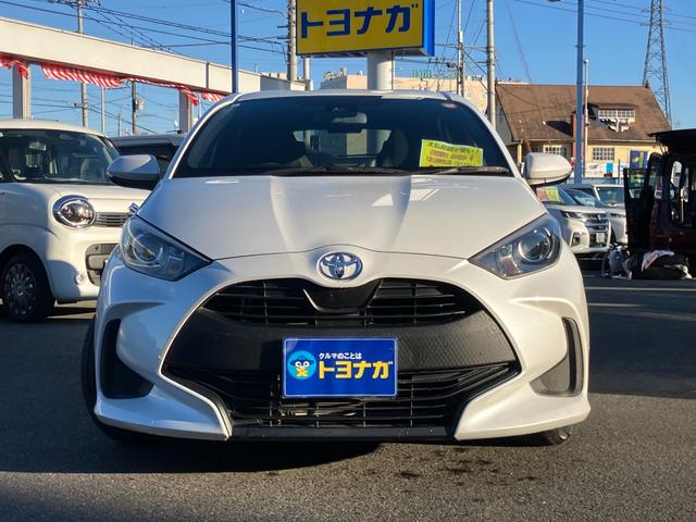 ヤリス Ｘ　純正ナビ　バックカメラ　ＥＴＣ　キーフリー　被害軽減ブレーキ　セーフティセンス　オートハイビーム　フロアマット　車検整備付　オプション色パール（3枚目）