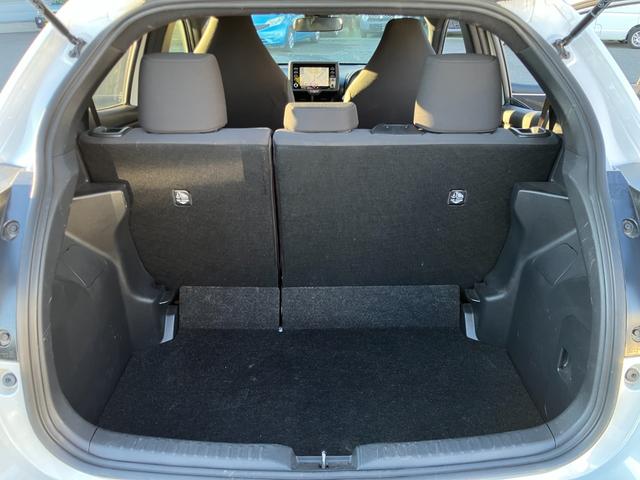 ヤリス Ｘ　純正ナビ　バックカメラ　ＥＴＣ　キーフリー　被害軽減ブレーキ　セーフティセンス　オートハイビーム　フロアマット　車検整備付　オプション色パール（19枚目）