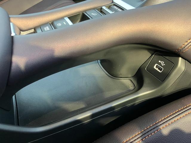 ＺＲ－Ｖ ｅ：ＨＥＶ　Ｚ　ホンダコネクトディスプレーナビＴＶ　マルチビューモニター　ＥＴＣ２．０　前席シートヒーター　Ｐシート　本革シート　ステアリングヒーター　Ｐバックドア　ＢＳＩ　後退出庫サポート　ＢＯＳＥ（32枚目）