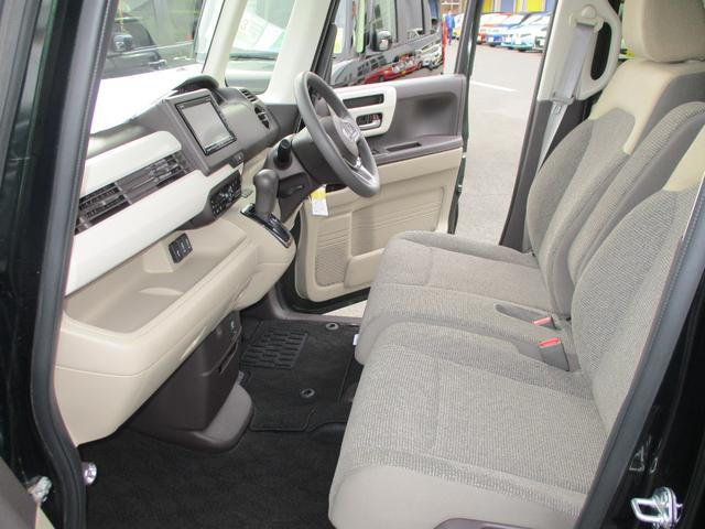 Ｎ－ＢＯＸ Ｇ・Ｌホンダセンシング　ワンオーナー　純正ナビフルセグＴＶ　バックカメラ　ＥＴＣ　ドラレコ　パワースライドドア　キーフリー　ＬＥＤライト　ＡＣＣ　フロアマット　バイザー　車検Ｒ９年７月　走行１４０６１ＫＭ　雹凹み有り（11枚目）
