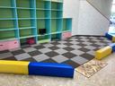 リニューアルしたキッズコーナー!カーペットマットの貼り替えも行ったので、クリーンな空間で遊んでいただけます♪新しい遊具も導入予定!