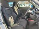 長距離も疲れづらいホールド性の良いシートです!座り心地もいいですよ!これならロングドライブも安心ですね!試乗でぜひお試しください!