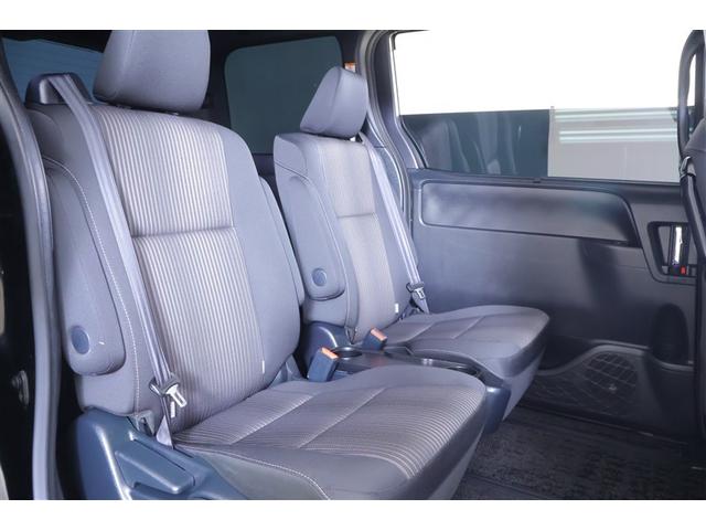 ヴォクシー ハイブリッドZS 煌II 電動両側スライドドア パワーステアリング DVD再生可 リアクーラー スマキー 地デジTV AUX 横滑防止 1オーナー 点検記録簿 Wエアバック AAC LEDランプ エアバッグ ナビTV クルコン(16枚目)