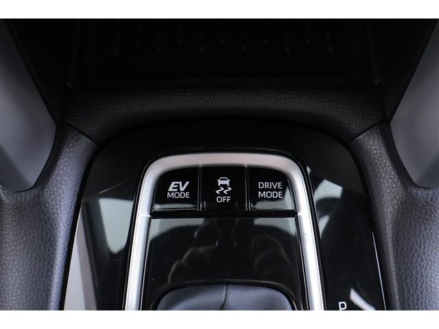 カローラクロス ハイブリッド　Ｚ　ムーンルーフ　元試乗車　ＡＣ１００Ｖ電源　衝突軽減Ｂ　記録簿有　スマキ－　半レザー　Ｂモニター　アクティブクルーズコントロール　メモリナビ　イモビ　ＬＥＤ　ＡＣ　運転席Ｐシート　メディアプレイヤー接続（10枚目）