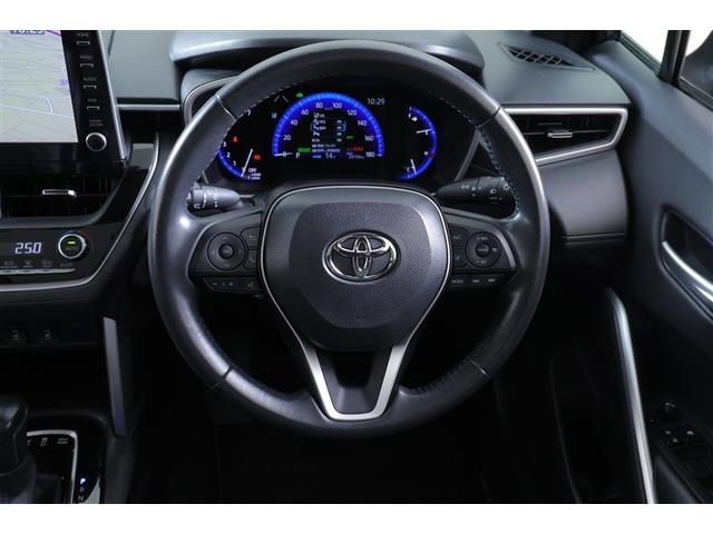 カローラクロス ハイブリッド　Ｚ　ムーンルーフ　元試乗車　ＡＣ１００Ｖ電源　衝突軽減Ｂ　記録簿有　スマキ－　半レザー　Ｂモニター　アクティブクルーズコントロール　メモリナビ　イモビ　ＬＥＤ　ＡＣ　運転席Ｐシート　メディアプレイヤー接続（11枚目）