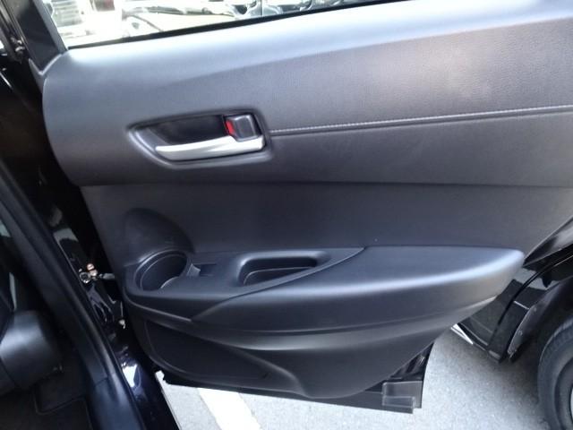 カローラクロス ハイブリッド　Ｚ　ムーンルーフ　元試乗車　ＡＣ１００Ｖ電源　衝突軽減Ｂ　記録簿有　スマキ－　半レザー　Ｂモニター　アクティブクルーズコントロール　メモリナビ　イモビ　ＬＥＤ　ＡＣ　運転席Ｐシート　メディアプレイヤー接続（34枚目）