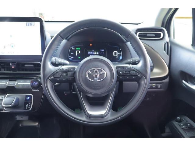 アクア Ｚ　クルコン　１オーナー　フルセグ　Ｂカメ　横滑り防止装置　盗難防止システム　記録簿　スマートキー　ＥＴＣ　寒冷地仕様　ＡＣ１００Ｖ電源　ＡＷ　ミュージックプレイヤー接続可　メモリーナビ　オートエアコン（10枚目）