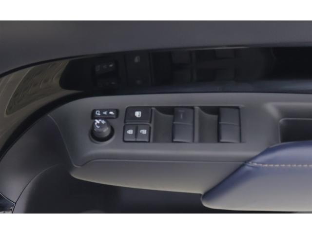 アクア Ｚ　クルコン　１オーナー　フルセグ　Ｂカメ　横滑り防止装置　盗難防止システム　記録簿　スマートキー　ＥＴＣ　寒冷地仕様　ＡＣ１００Ｖ電源　ＡＷ　ミュージックプレイヤー接続可　メモリーナビ　オートエアコン（31枚目）