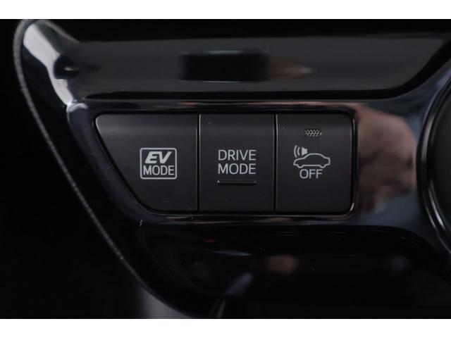 プリウス Ａ　ＰＣＳ　フルセグＴＶ　ＬＥＤランプ　ワンオーナー　ドライブレコーダー　ＤＶＤ再生可能　４ＷＤ　オートエアコン　ＥＴＣ付　盗難防止システム　ナビ＆ＴＶ　スマートキー　オートクルーズ　デュアルエアバッグ（9枚目）