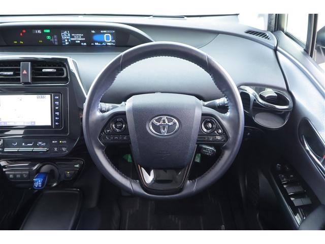 プリウス Ａ　ＰＣＳ　フルセグＴＶ　ＬＥＤランプ　ワンオーナー　ドライブレコーダー　ＤＶＤ再生可能　４ＷＤ　オートエアコン　ＥＴＣ付　盗難防止システム　ナビ＆ＴＶ　スマートキー　オートクルーズ　デュアルエアバッグ（10枚目）