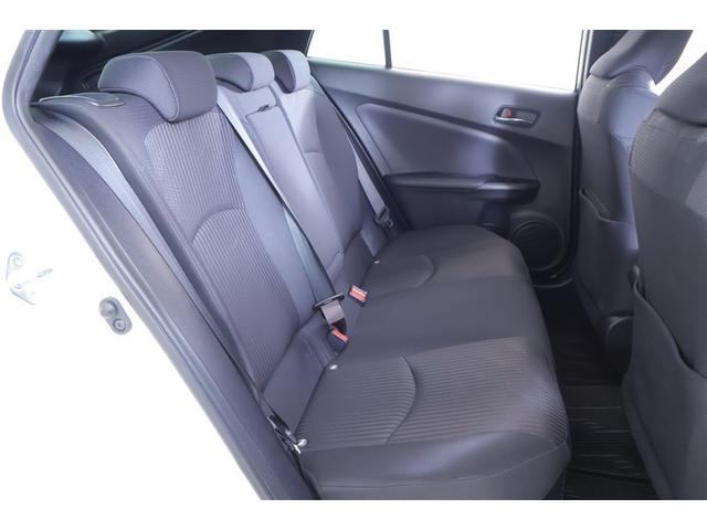 プリウス Ａ　ＰＣＳ　フルセグＴＶ　ＬＥＤランプ　ワンオーナー　ドライブレコーダー　ＤＶＤ再生可能　４ＷＤ　オートエアコン　ＥＴＣ付　盗難防止システム　ナビ＆ＴＶ　スマートキー　オートクルーズ　デュアルエアバッグ（16枚目）