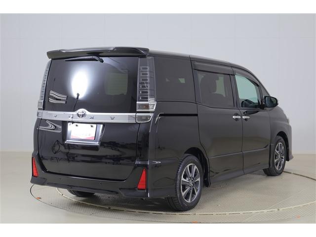 ヴォクシー ＺＳ　煌ＩＩＩ　バックガイドモニタ　両側Ｐドア　ＡＷ　記録簿有　ＬＥＤライト　Ａストップ　リアオートエアコン　イモビ　スマートキープッシュスタート　ワンオーナ　ＤＶＤ再生可　ＥＴＣ装備　キーレス　オートエアコン（3枚目）