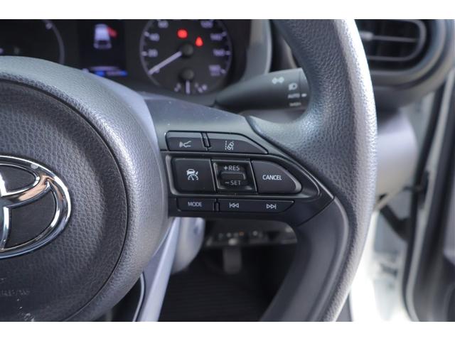 ヤリス ハイブリッドX 横滑防止装置 ETC車載器 キーレスキー パワーウィンドウ エアコン クルコン ナビ エアバッグ Wエアバック ABS メモリナビ ミュージックプレイヤー接続可 パワーステアリング カーテンエアバック(11枚目)