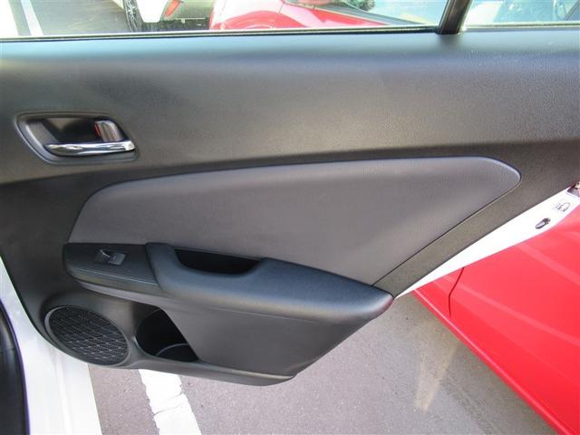 プリウス Ｓツーリングセレクション　ＬＥＤランプ　クルコン　セキュリティー　デュアルエアバッグ　ＥＳＣ　１オーナー　オートエアコン　ＥＴＣ車載器　ドライブレコーダー　フルタイム４ＷＤ　ミュージックプレイヤー接続可　エアバッグ　ＡＢＳ（32枚目）