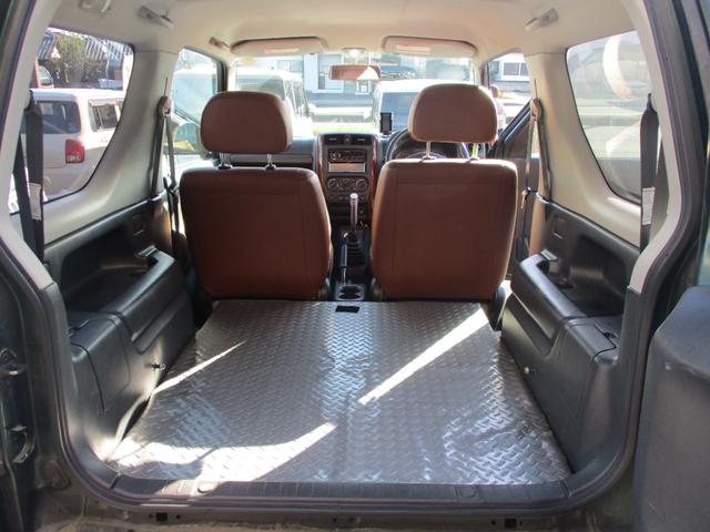 ジムニー ランドベンチャー 5速MT・ターボ・4WD・キーレス・運転席シートヒーター・リフトアップ・社外マフラー(8枚目)