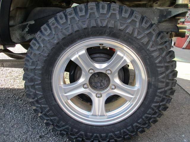 ジムニー ランドベンチャー 5速MT・ターボ・4WD・キーレス・運転席シートヒーター・リフトアップ・社外マフラー(26枚目)