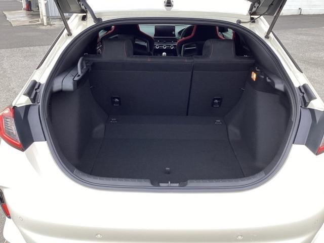 シビック タイプＲ　ＴＶナビ　ＥＴＣ車載器　フルセグテレビ　ＬＥＤランプ　Ｒカメラ　カーテンエアバック　キーフリ　前後障害物センサー　オートクルーズコントロール　ターボ車　記録簿　フルオートエアコン　ＥＳＣ（19枚目）