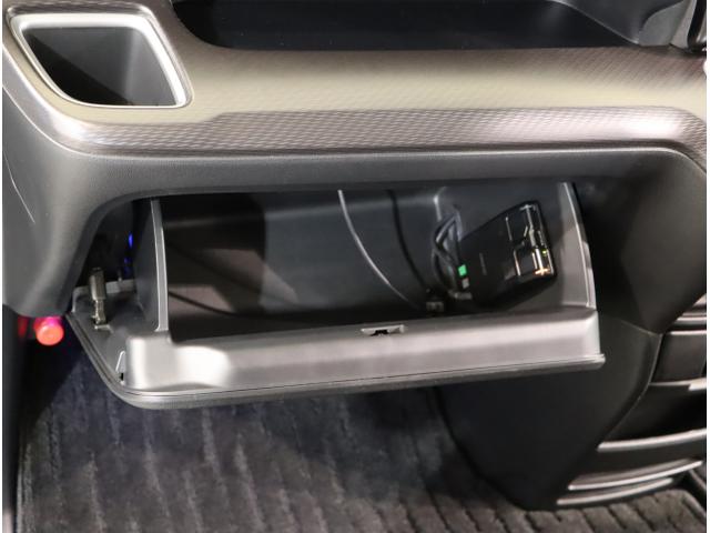 ステップワゴンスパーダ スパーダ・クールスピリットホンダセンシング　サイドエアバック　スマートキ　左右電動スライドドア　バックモニタ　Ｗエアコン　地ＴＶ　ナビ＆ＴＶ　三列シート　ＵＳＢ　助手席エアバッグ　ドライブレコーダ（41枚目）