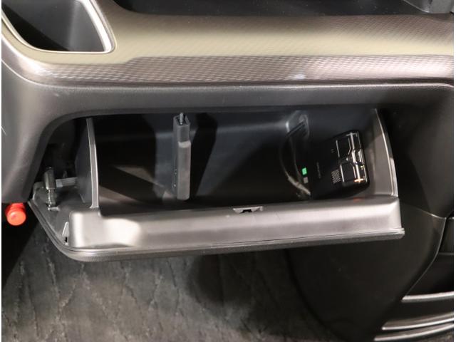 ステップワゴンスパーダ スパーダ・クールスピリットホンダセンシング　サイドエアバック　スマートキ　左右電動スライドドア　バックモニタ　Ｗエアコン　地ＴＶ　ナビ＆ＴＶ　三列シート　ＵＳＢ　助手席エアバッグ　ドライブレコーダ（43枚目）