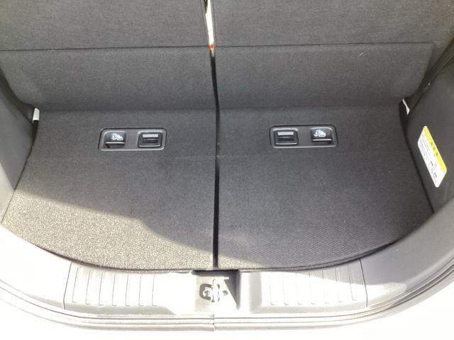 N-BOXカスタム Lターボ 両側PWスライドドア Bモニタ Iストップ 禁煙 セキュリティー クルーズコントロール ナビTV キーレスエントリー VSA ベンチS LEDランプ 助手席エアバック ターボモデル ワンセグテレビ(18枚目)