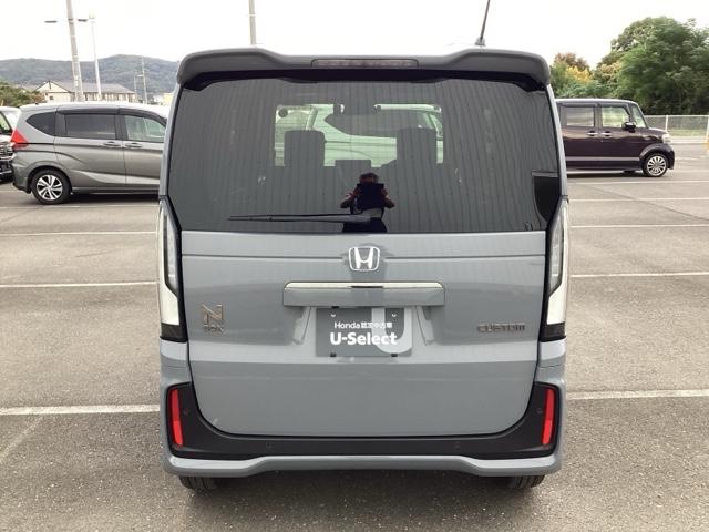 N-BOXカスタム コーディネートスタイル オートクルーズ レザーシート 禁煙 ワンオーナー W電動ドア シートヒータ LED ESC リアカメラ ETC 整備記録簿 ソナー ベンチシート DVD アイドリングストップ(3枚目)