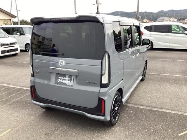 N-BOXカスタム コーディネートスタイル オートクルーズ レザーシート 禁煙 ワンオーナー W電動ドア シートヒータ LED ESC リアカメラ ETC 整備記録簿 ソナー ベンチシート DVD アイドリングストップ(8枚目)