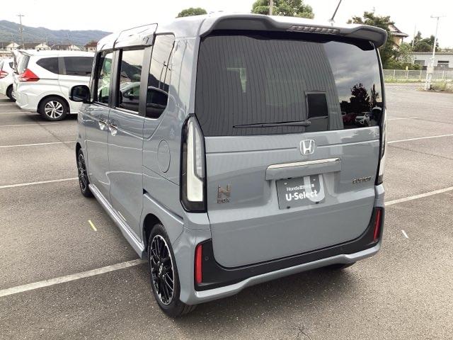 N-BOXカスタム コーディネートスタイル オートクルーズ レザーシート 禁煙 ワンオーナー W電動ドア シートヒータ LED ESC リアカメラ ETC 整備記録簿 ソナー ベンチシート DVD アイドリングストップ(9枚目)