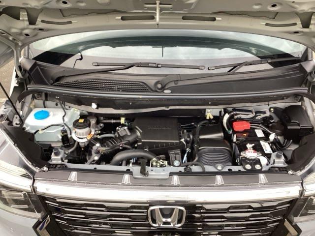 N-BOXカスタム コーディネートスタイル オートクルーズ レザーシート 禁煙 ワンオーナー W電動ドア シートヒータ LED ESC リアカメラ ETC 整備記録簿 ソナー ベンチシート DVD アイドリングストップ(17枚目)