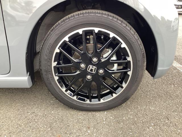 N-BOXカスタム コーディネートスタイル オートクルーズ レザーシート 禁煙 ワンオーナー W電動ドア シートヒータ LED ESC リアカメラ ETC 整備記録簿 ソナー ベンチシート DVD アイドリングストップ(19枚目)