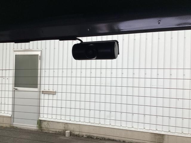 N-BOXカスタム コーディネートスタイル オートクルーズ レザーシート 禁煙 ワンオーナー W電動ドア シートヒータ LED ESC リアカメラ ETC 整備記録簿 ソナー ベンチシート DVD アイドリングストップ(26枚目)