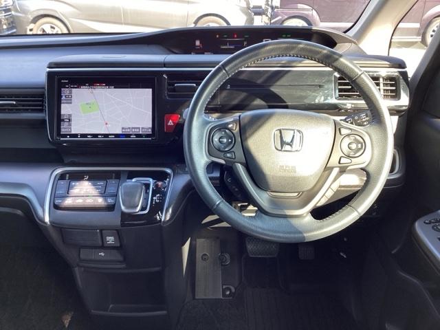 ステップワゴンスパーダ e:HEVスパーダGホンダセンシング ウォークスルー LEDライト ドライブレコーダ セキュリティアラーム カーテンエアバック 横滑り防止装置 クルーズコントロール Bカメラ フルセグ ナビ&TV(15枚目)