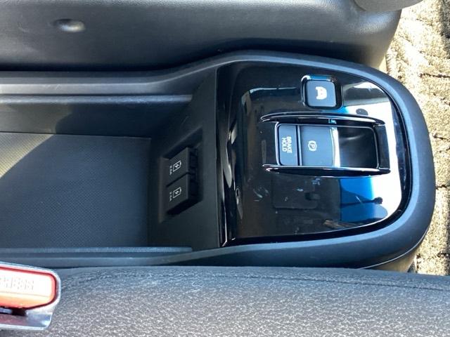 ステップワゴンスパーダ e:HEVスパーダGホンダセンシング ウォークスルー LEDライト ドライブレコーダ セキュリティアラーム カーテンエアバック 横滑り防止装置 クルーズコントロール Bカメラ フルセグ ナビ&TV(24枚目)