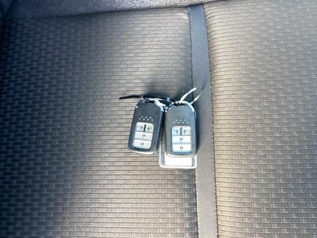 ステップワゴンスパーダ e:HEVスパーダGホンダセンシング ウォークスルー LEDライト ドライブレコーダ セキュリティアラーム カーテンエアバック 横滑り防止装置 クルーズコントロール Bカメラ フルセグ ナビ&TV(31枚目)