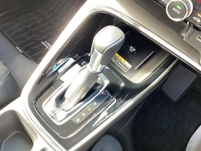 ヴェゼル e:HEVZ 衝突回避支援ブレーキ機能 スマキ Pトランク フルオートエアコン Dレコ エアバッグ 両席エアバック Rカメ 記録簿付 パワーウィンドウ LEDランプ ソナー クルーズC ナビ&TV(11枚目)