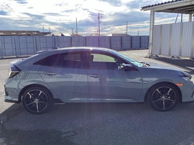 シビック ハッチバック 追突軽減ブレーキ 盗難防止装置 Bモニター 整備記録簿 横滑防止 シートヒーター付き LEDライト スマートキー AAC サイドカーテンエアバック ETC オートクルーズ エアバッグ(4枚目)