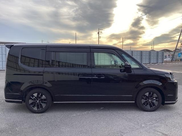 ステップワゴン スパーダ　キーレスエントリー　ＷＡＣ　両側Ｐスライドドア　リアカメラ　ターボ車　フルセグテレビ　パワーステアリング　オートエアコン　ＥＴＣ車載器　サイドカーテンエアバック　Ａクルーズ　記録簿　ＤＶＤ（4枚目）