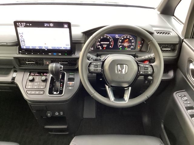 ステップワゴン スパーダ　キーレスエントリー　ＷＡＣ　両側Ｐスライドドア　リアカメラ　ターボ車　フルセグテレビ　パワーステアリング　オートエアコン　ＥＴＣ車載器　サイドカーテンエアバック　Ａクルーズ　記録簿　ＤＶＤ（15枚目）